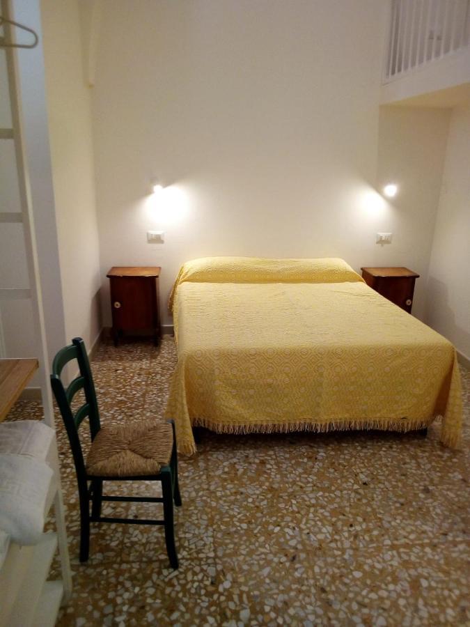 مبيت وإفطار كاسترينيانو دل كابو Cortile Calinea المظهر الخارجي الصورة