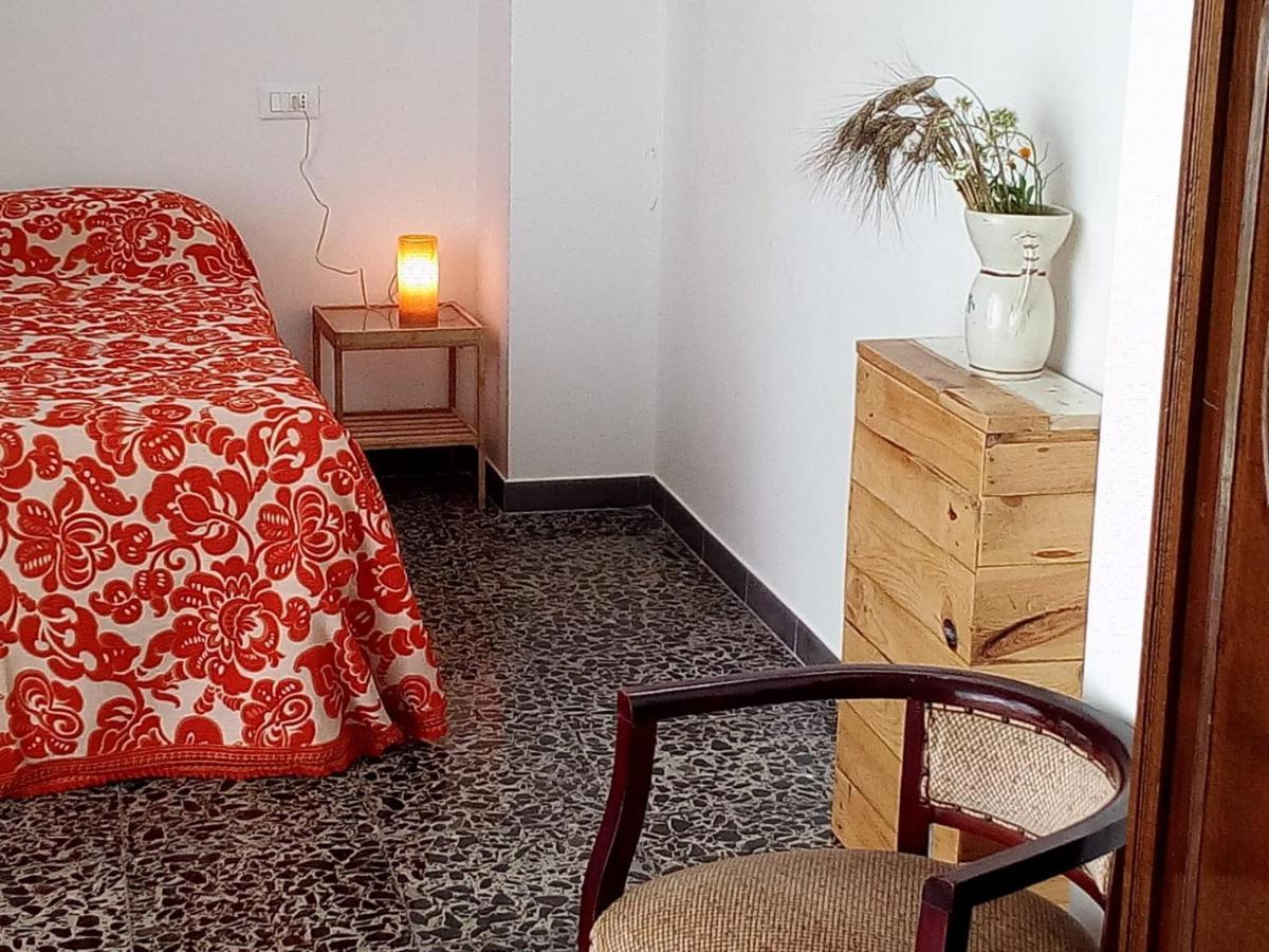 مبيت وإفطار كاسترينيانو دل كابو Cortile Calinea المظهر الخارجي الصورة