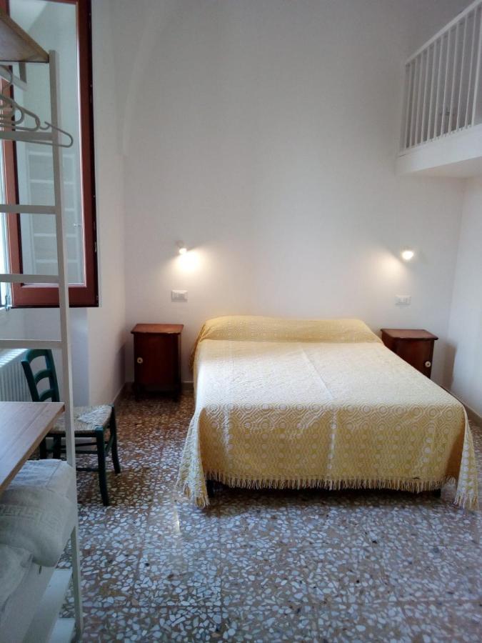 مبيت وإفطار كاسترينيانو دل كابو Cortile Calinea المظهر الخارجي الصورة