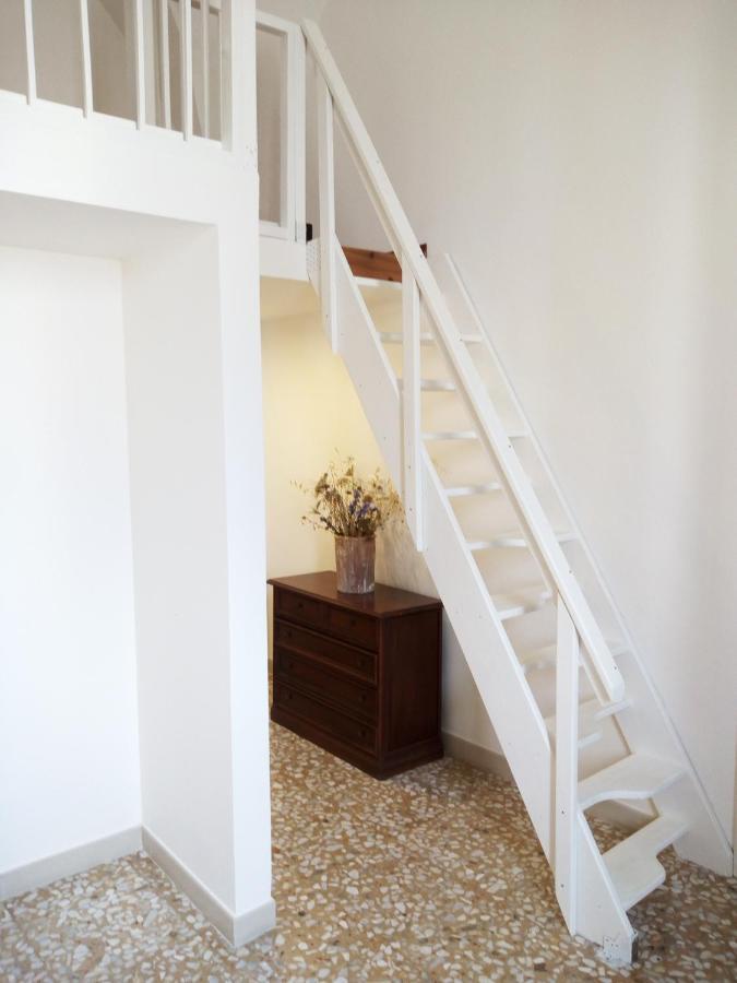 مبيت وإفطار كاسترينيانو دل كابو Cortile Calinea المظهر الخارجي الصورة