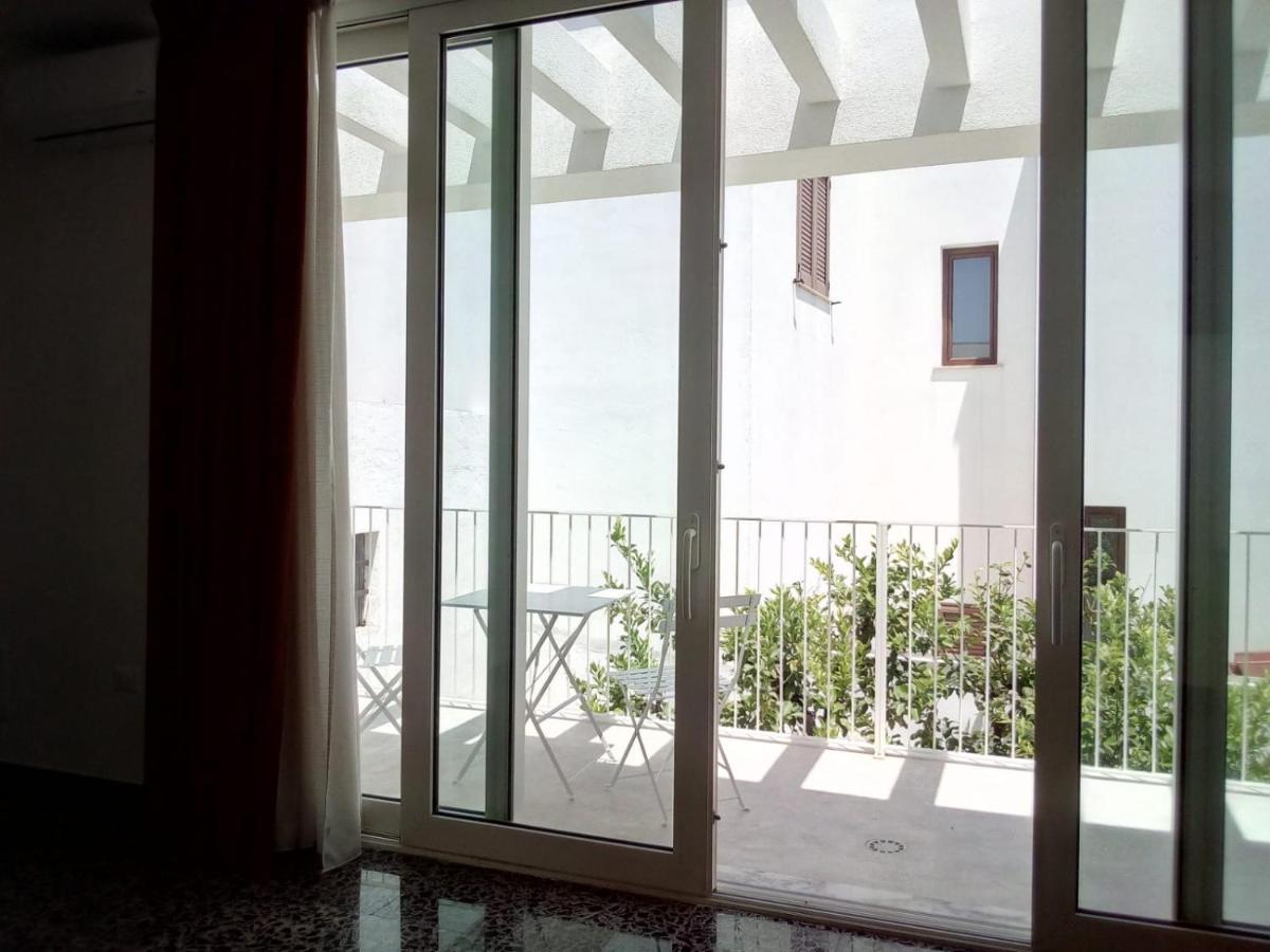 مبيت وإفطار كاسترينيانو دل كابو Cortile Calinea المظهر الخارجي الصورة