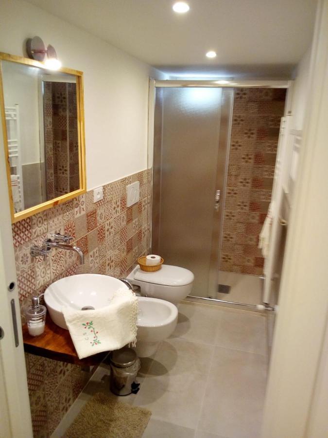 مبيت وإفطار كاسترينيانو دل كابو Cortile Calinea المظهر الخارجي الصورة